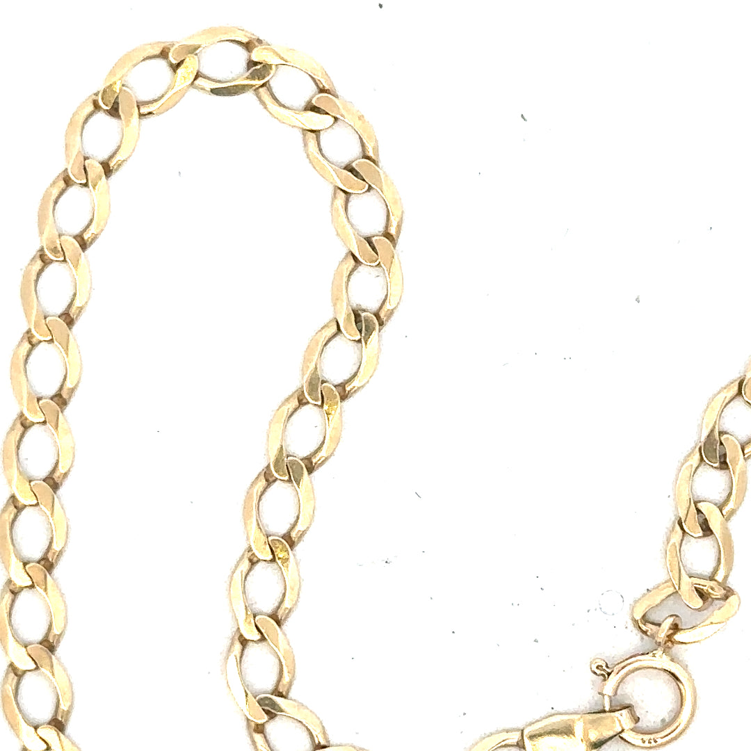 9ct yellow gold curb bracelet weighing 3.9g, unbranded, with classic linked chain design, displayed against a neutral background.