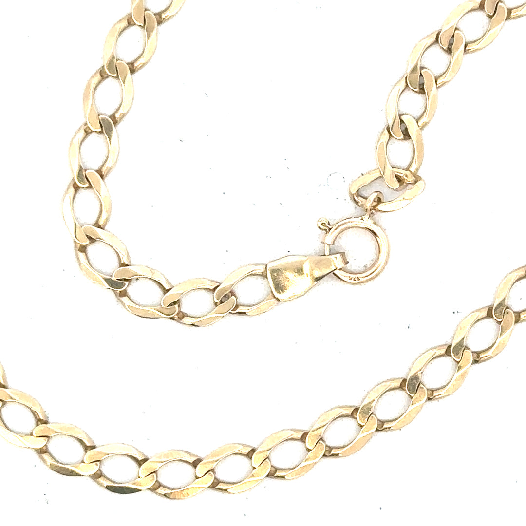 9ct yellow gold curb bracelet weighing 3.9g, unbranded jewelry with a classic linked chain design.