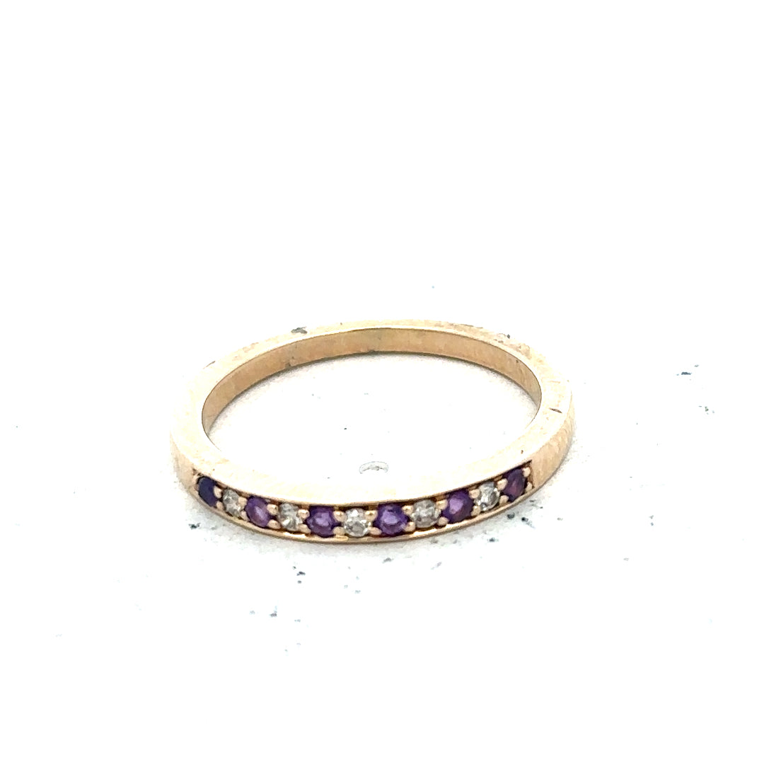 9ct yellow gold ring featuring diamonds and amethyst gemstone, size N, unbranded jewelry accessory.