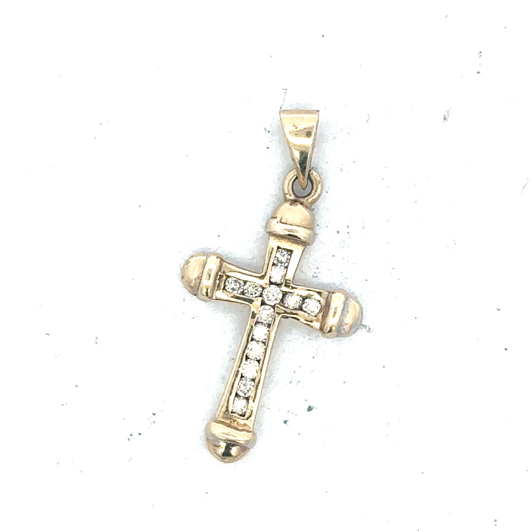 9ct yellow gold diamond pendant, elegant jewelry piece weighing 1.7g, showcasing a sparkling diamond in a classic design.