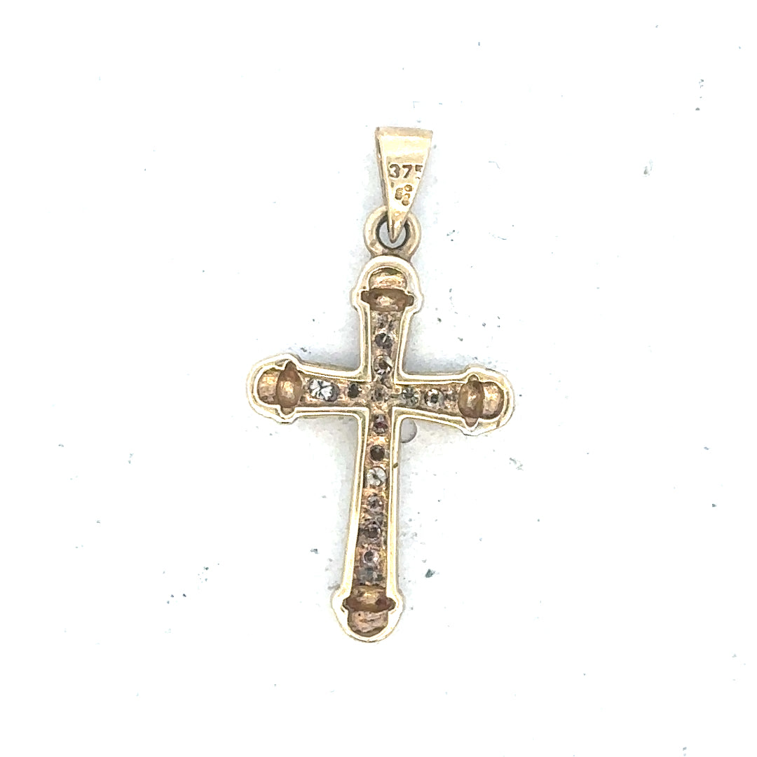 9ct yellow gold diamond pendant, unbranded jewelry with sparkling diamonds, 1.7g, elegant and classic necklace accessory.