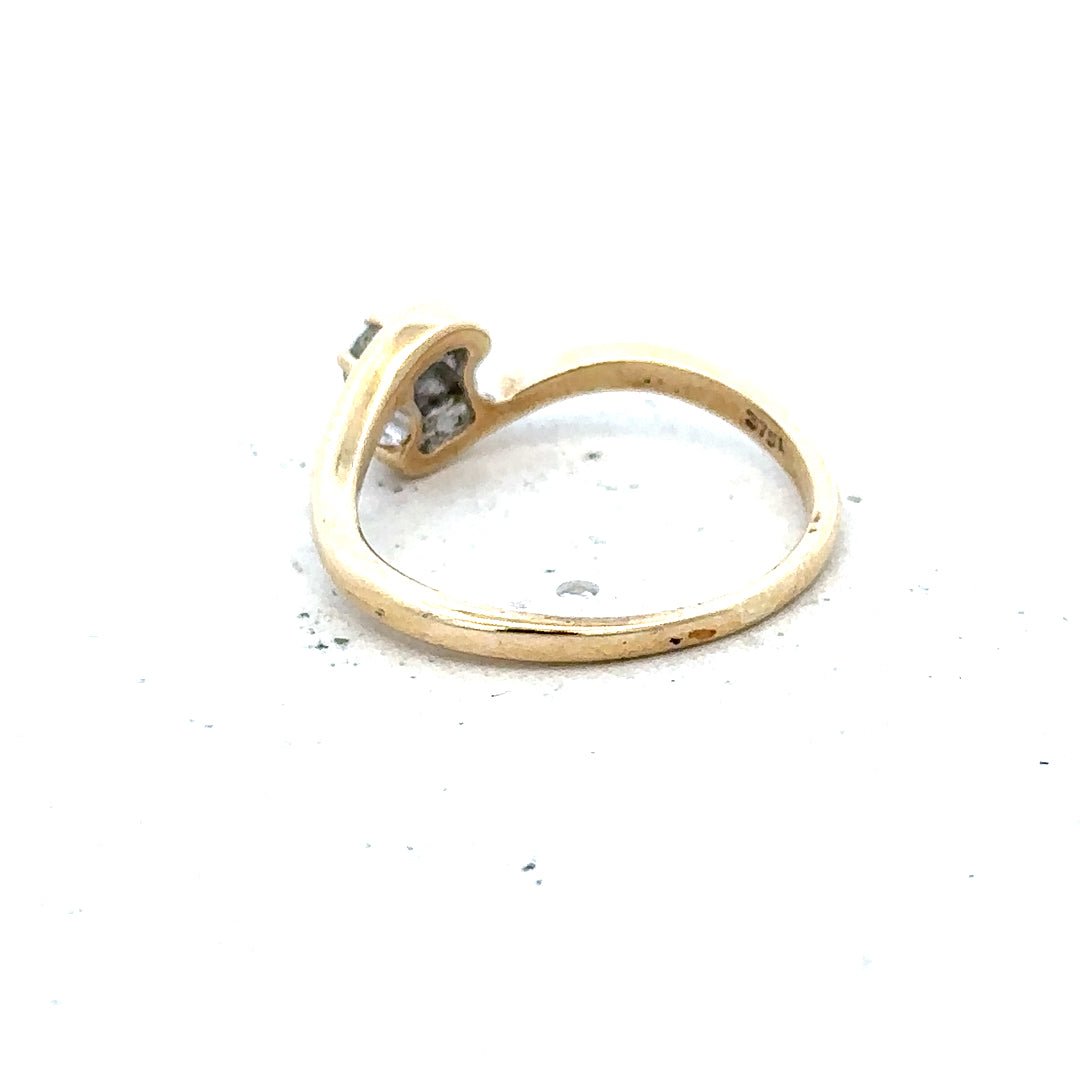 9ct yellow gold diamond ring in size I 1/2, featuring a sparkling diamond setting and a 1.6g weight.