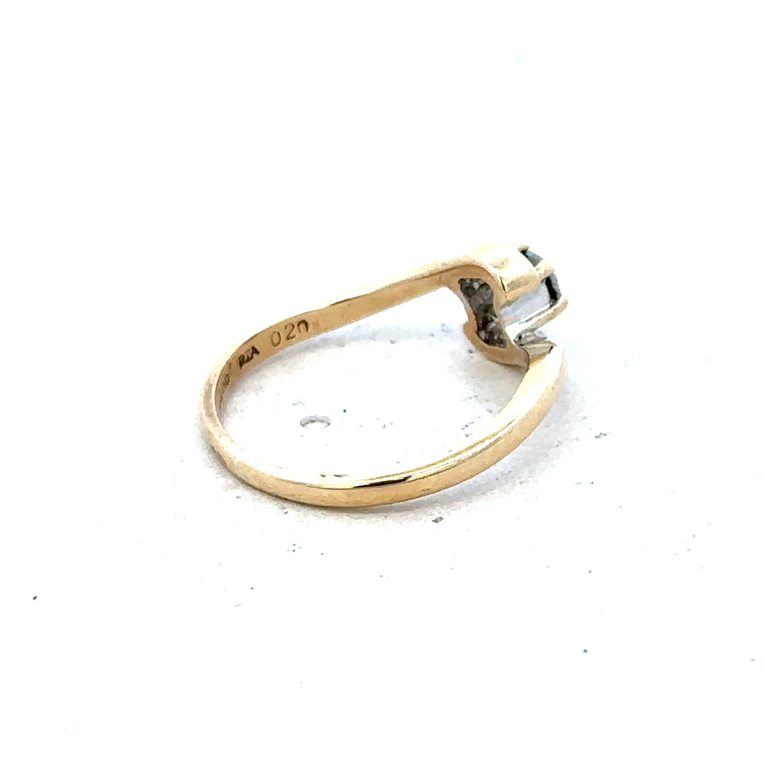 9ct yellow gold diamond ring, Size I 1/2, unbranded jewelry with sparkling diamonds and a 1.6g gold band.