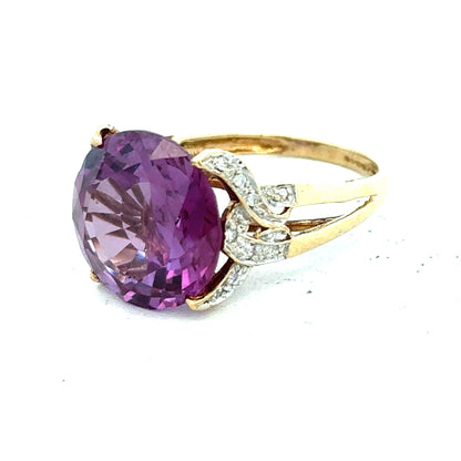 9ct yellow gold diamond ring in size M with a sparkling diamond, showcasing elegant jewelry craftsmanship.