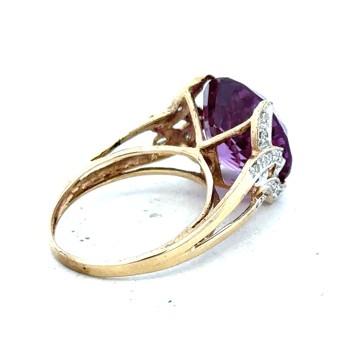 9ct yellow gold diamond ring in size M, featuring a sparkling diamond setting, unbranded jewelry accessory.