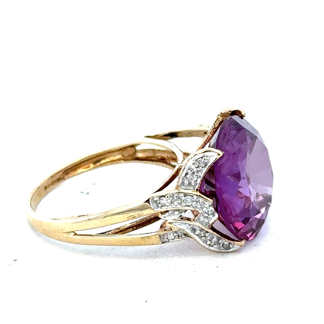 9ct yellow gold diamond ring in size M with a sparkling diamond centerpiece, unbranded jewelry accessory.