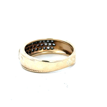 9ct yellow gold diamond ring in size M, featuring a sparkling diamond setting, unbranded jewelry accessory.