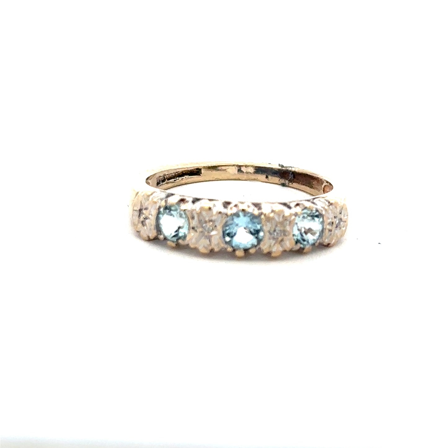 9ct yellow gold diamond ring in size M1/2, featuring a sparkling diamond setting, unbranded jewelry piece.