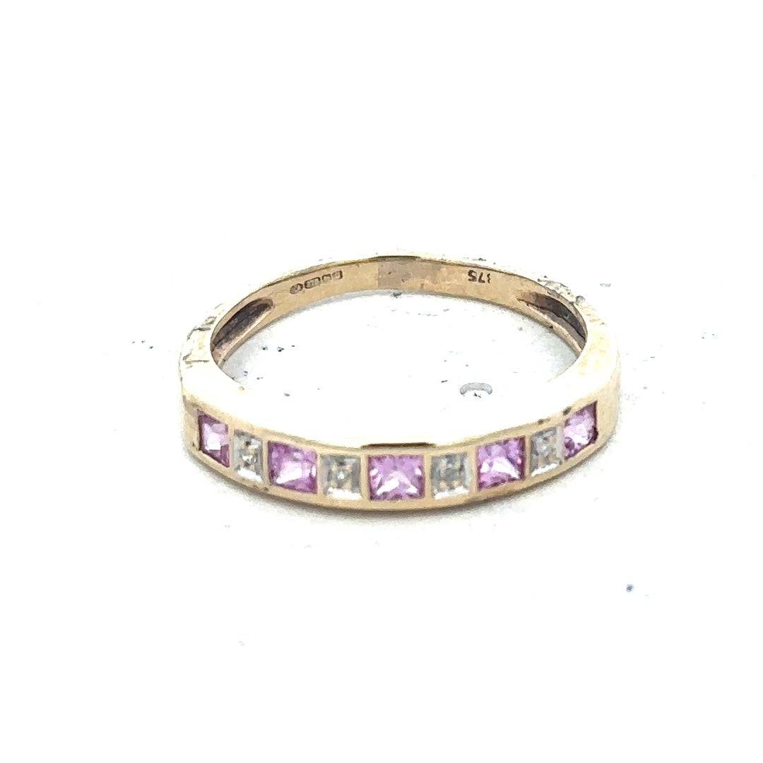 9ct yellow gold diamond ring, size N, featuring a sparkling diamond setting, unbranded jewelry accessory.