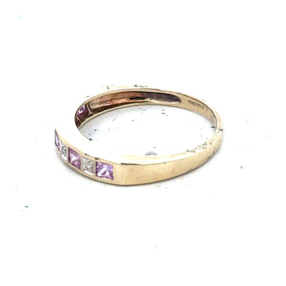 9ct yellow gold diamond ring in size N, featuring a sparkling diamond, unbranded jewelry, elegant and classic design.