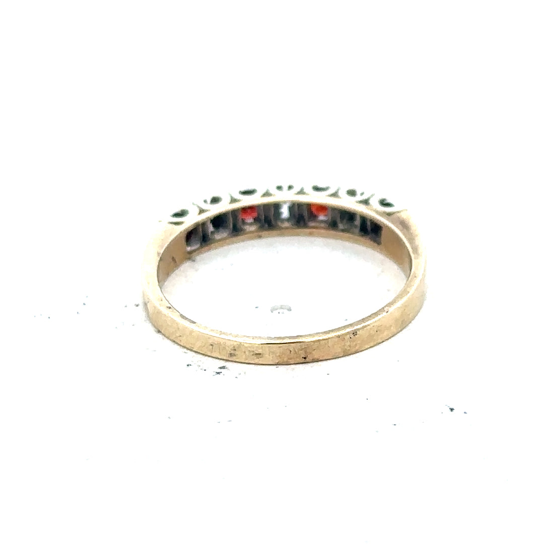 9ct yellow gold diamond ring in size O featuring a sparkling diamond and a classic design.