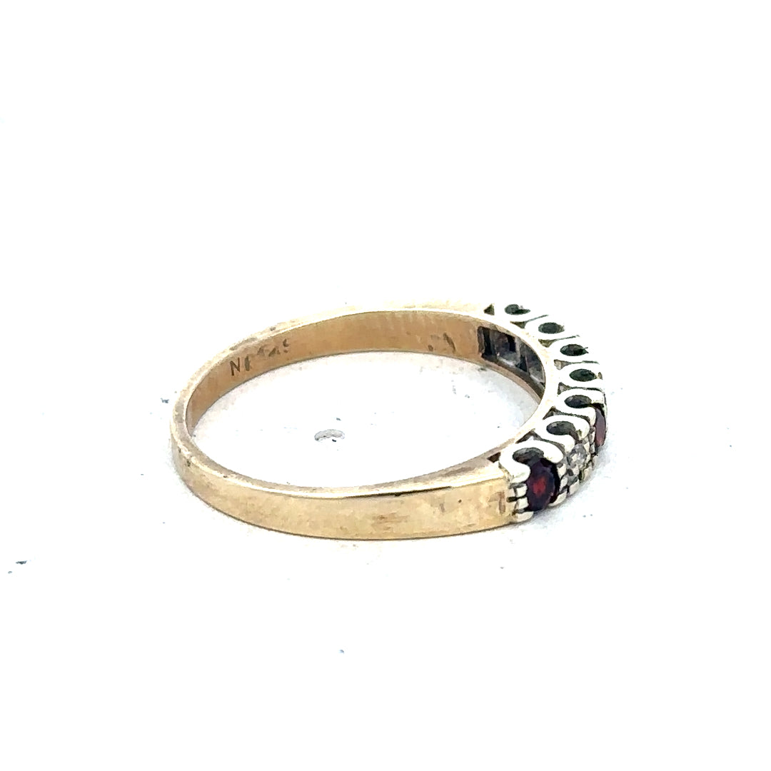 9ct yellow gold diamond ring, size O, featuring a sparkling central diamond and elegant band design.