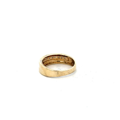 9ct yellow gold diamond ring in size P with a sparkling diamond, unbranded jewelry with elegant design