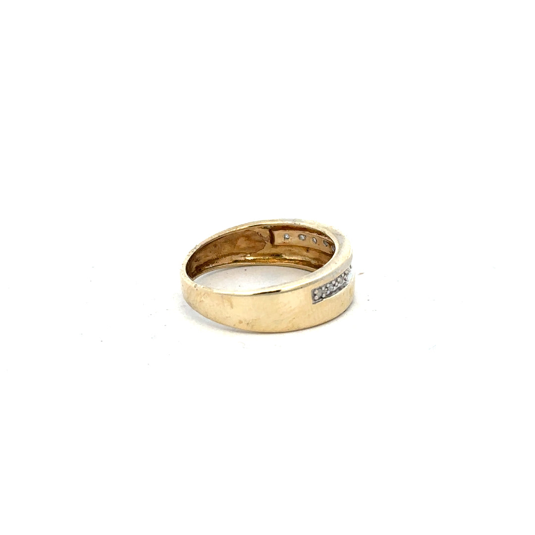 9ct yellow gold diamond ring in size P, featuring a sparkling diamond setting, unbranded jewelry piece.