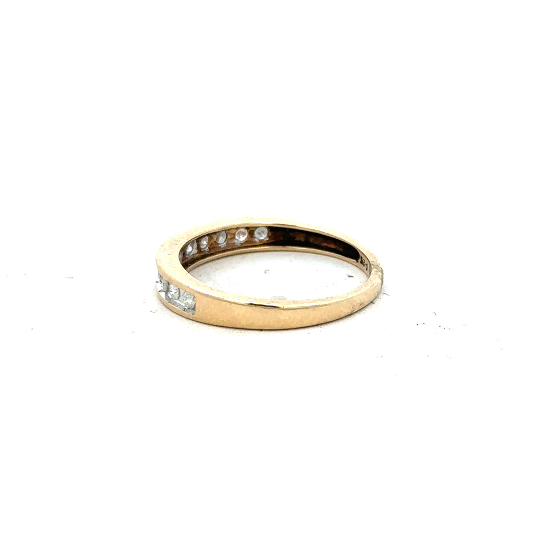 9ct yellow gold diamond ring in size P1/2, featuring a sparkling diamond setting and a classic design.