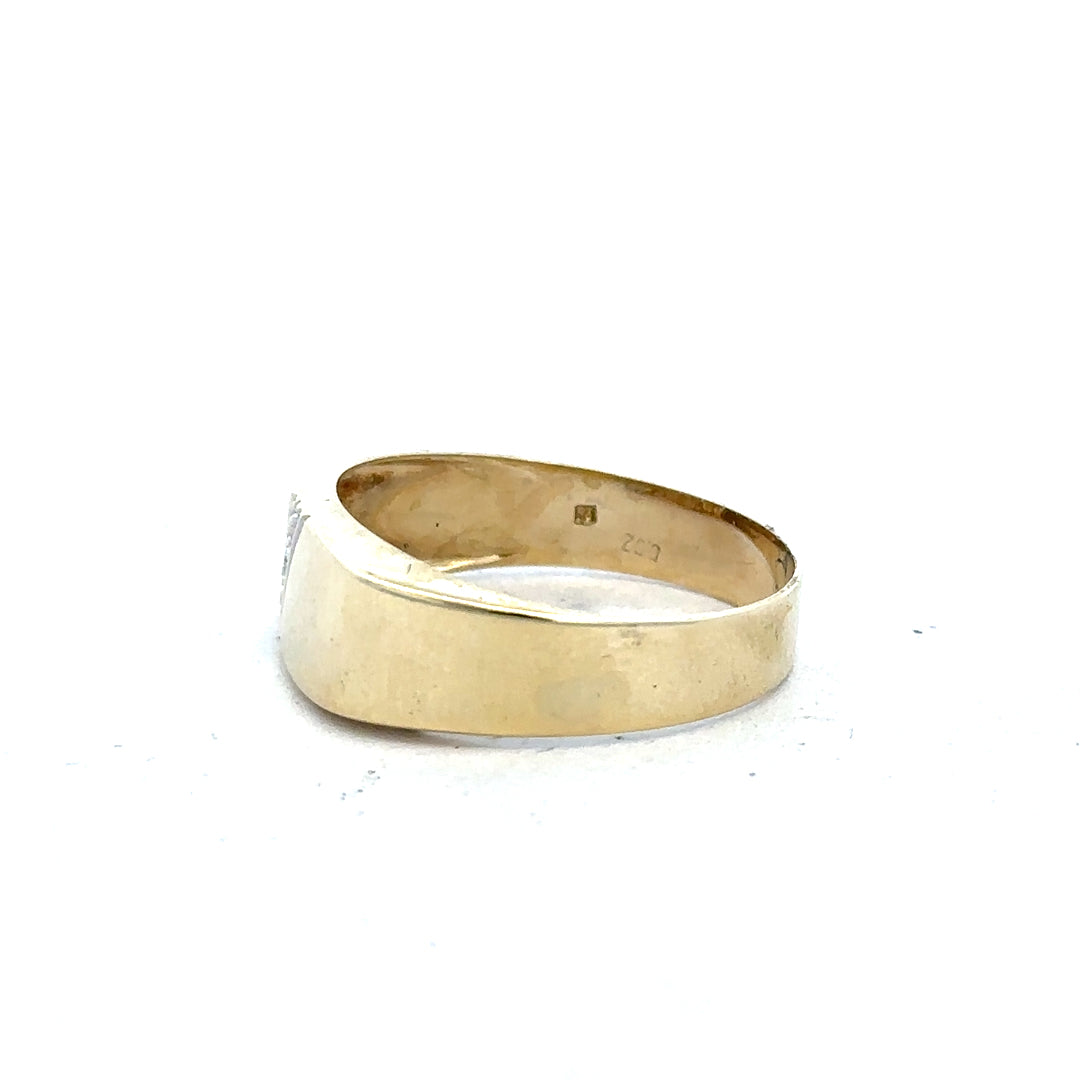 9ct yellow gold diamond ring in size V with a sparkling diamond, unbranded jewelry piece.
