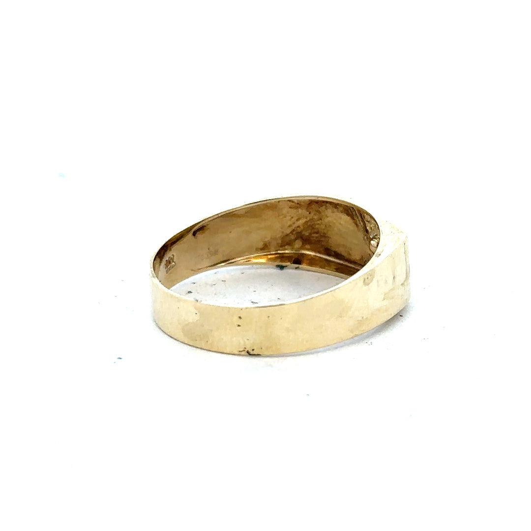 9ct yellow gold diamond ring in size V, featuring a polished band and sparkling diamond accent, unbranded jewelry.