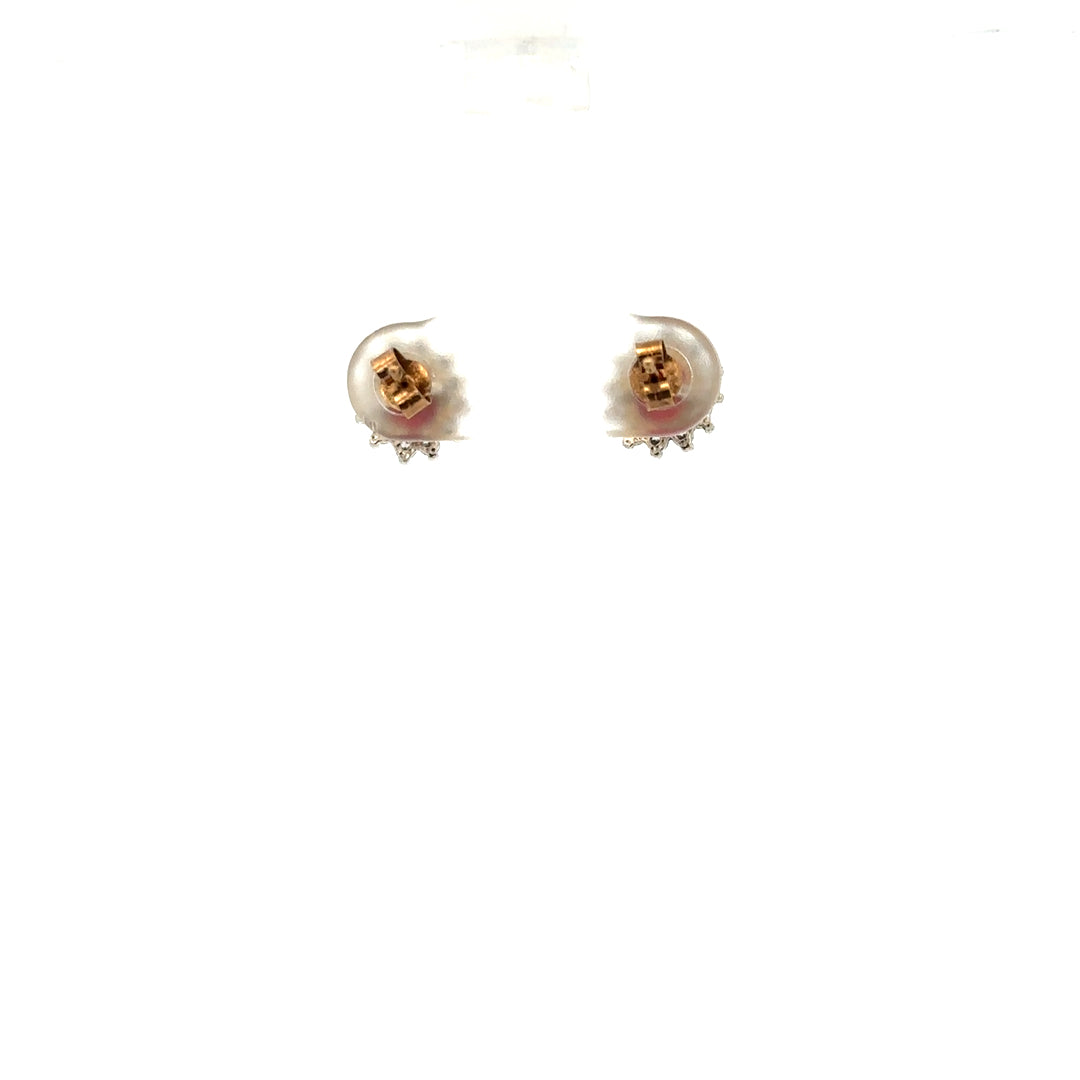 9ct yellow gold earrings weighing 1.2g, stylish unbranded earrings with a classic design, shown in a detailed product image.