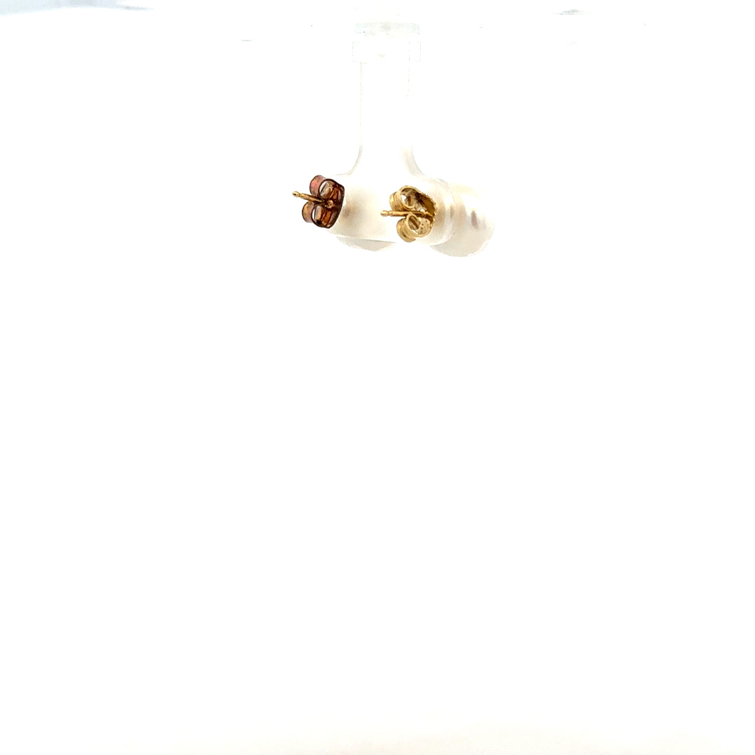 9ct yellow gold earrings weighing 2.6g, unbranded, with a simple and elegant design, shown in a close-up image.