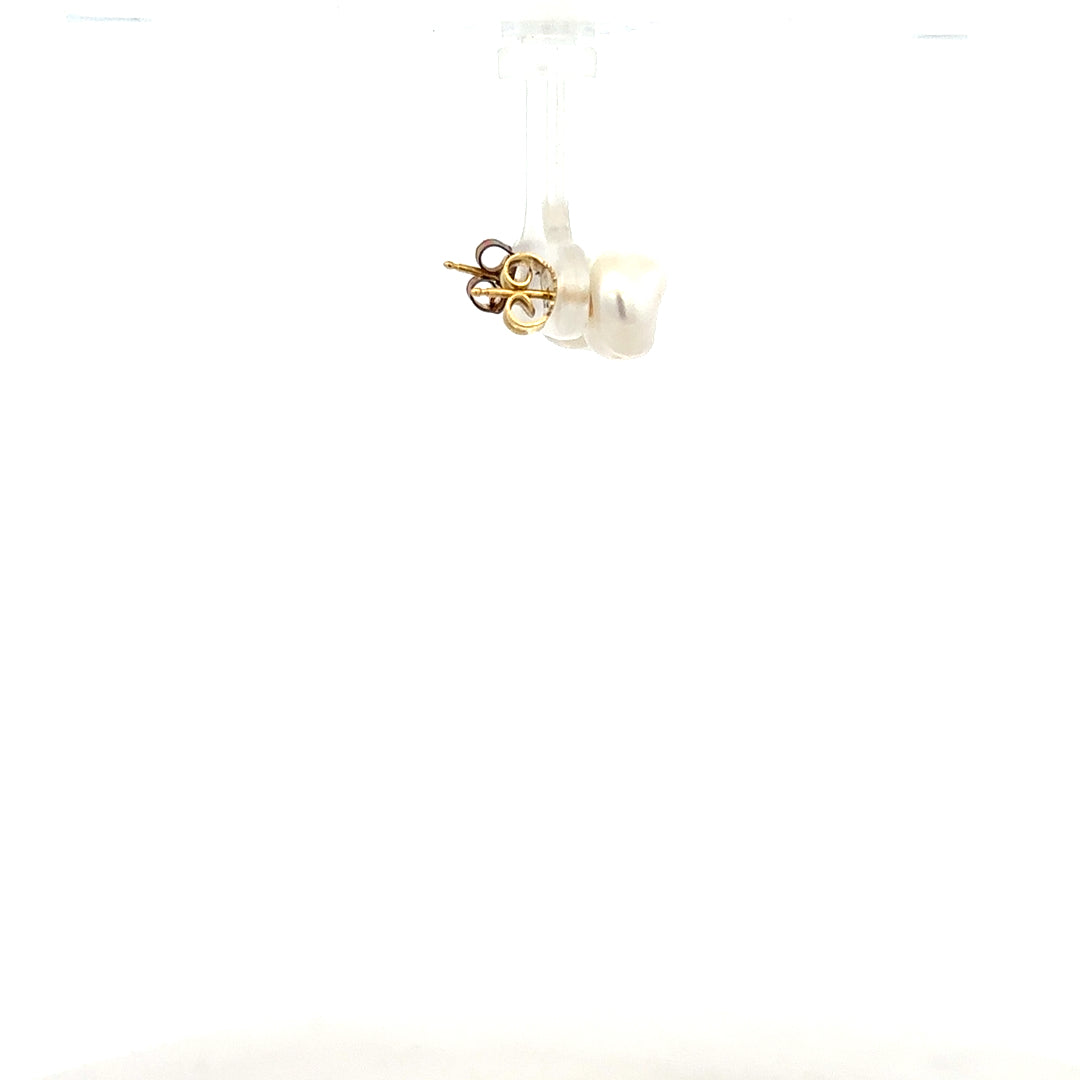 9ct yellow gold earrings weighing 2.6g, unbranded with a classic design, shown in a close-up image.