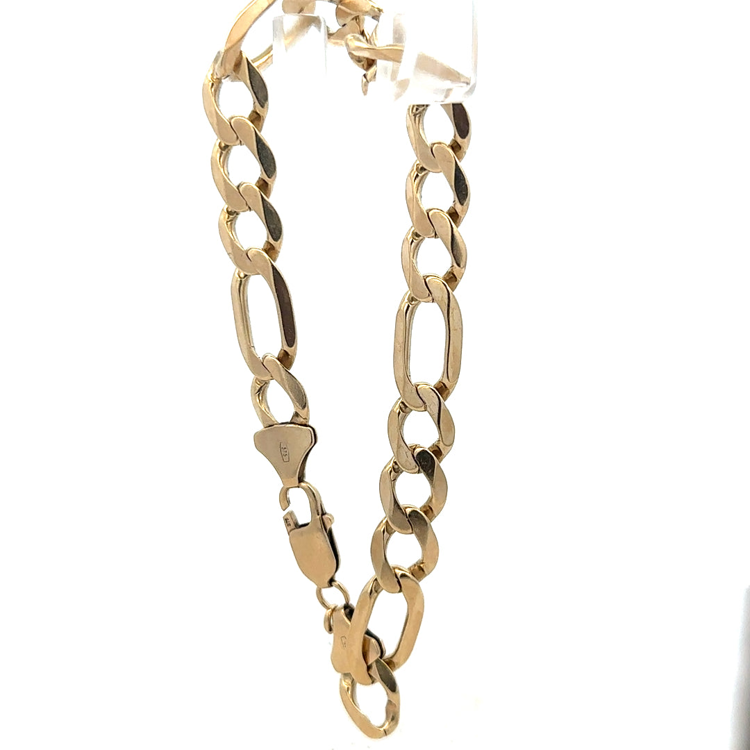 9ct yellow gold figaro bracelet with a weight of 20.1 grams, featuring interlinked gold chain design.