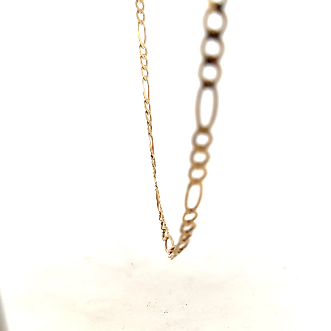 9ct yellow gold figaro chain with a polished finish, weighing 12.7g, featuring linked oval patterns.