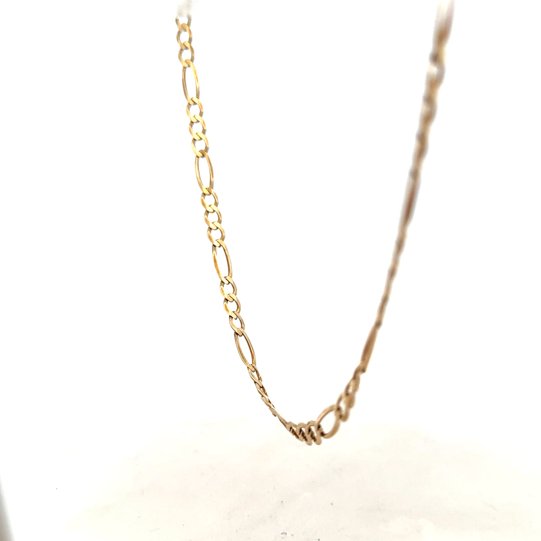 9ct yellow gold Figaro chain with a polished finish, weighing 12.7g, featuring classic interlocking links.