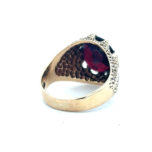 9ct yellow gold garnet ring in size N 1/2 featuring a vibrant garnet gemstone set in a classic gold band.