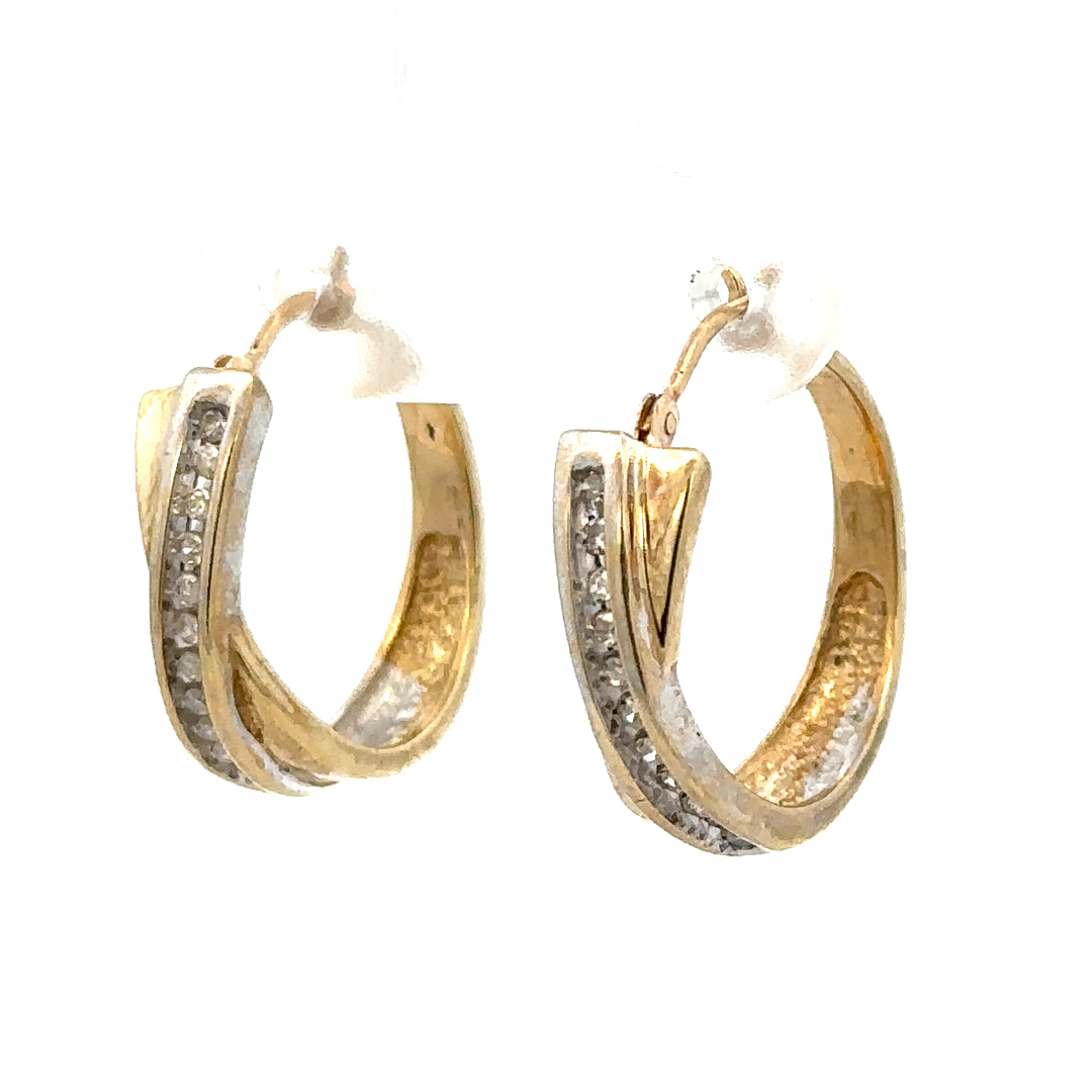 9ct yellow gold hoop earrings weighing 3.5g, unbranded, with a classic circular design suitable for everyday wear.