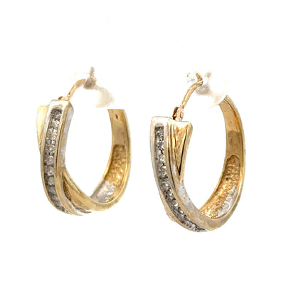 9ct yellow gold hoop earrings weighing 3.5g, unbranded, with a classic circular design suitable for everyday wear.