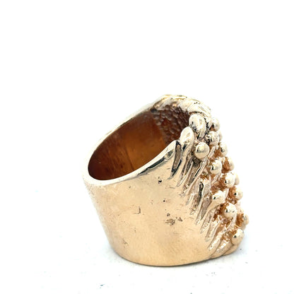 9ct yellow gold keeper ring with a sturdy band, weight 61.1g, unbranded jewelry showcasing classic design and craftsmanship.