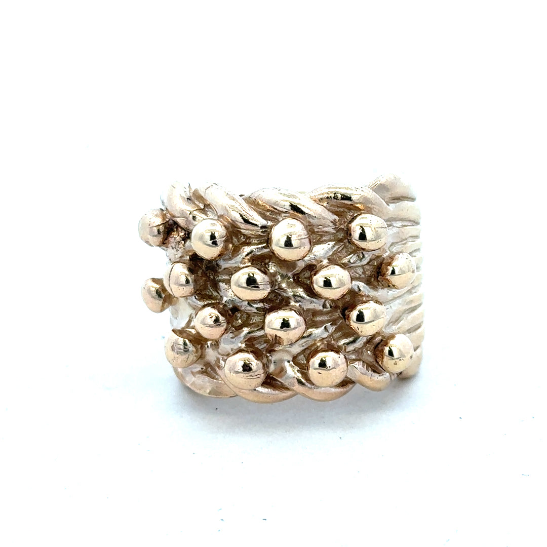 9ct yellow gold keeper ring in size W, unbranded, showcasing a simple band design with a secure keeper setting.