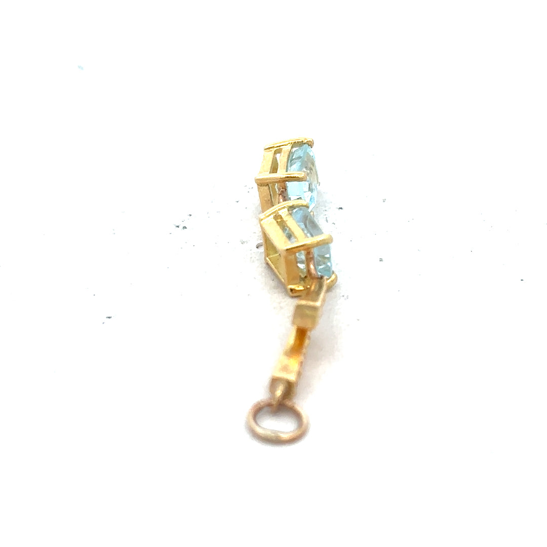 9ct yellow gold pendant weighing 2.7g, elegant jewelry piece with a classic design, unbranded gold pendant for women