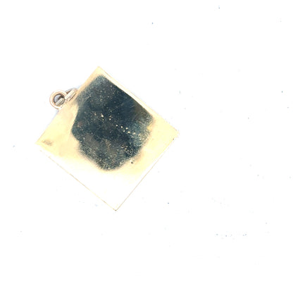 9ct yellow gold pendant weighing 9.6g, featuring a simple elegant design, unbranded jewelry piece suitable for necklaces.