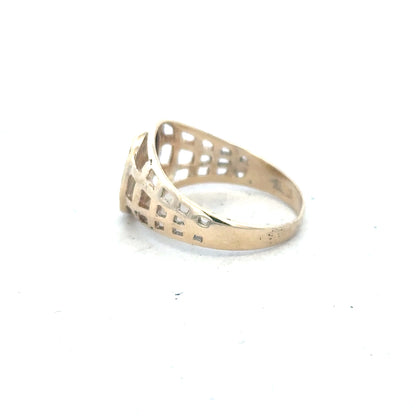 9ct yellow gold ring in size M 1/2, unbranded, showcasing a smooth, polished band with a classic design.