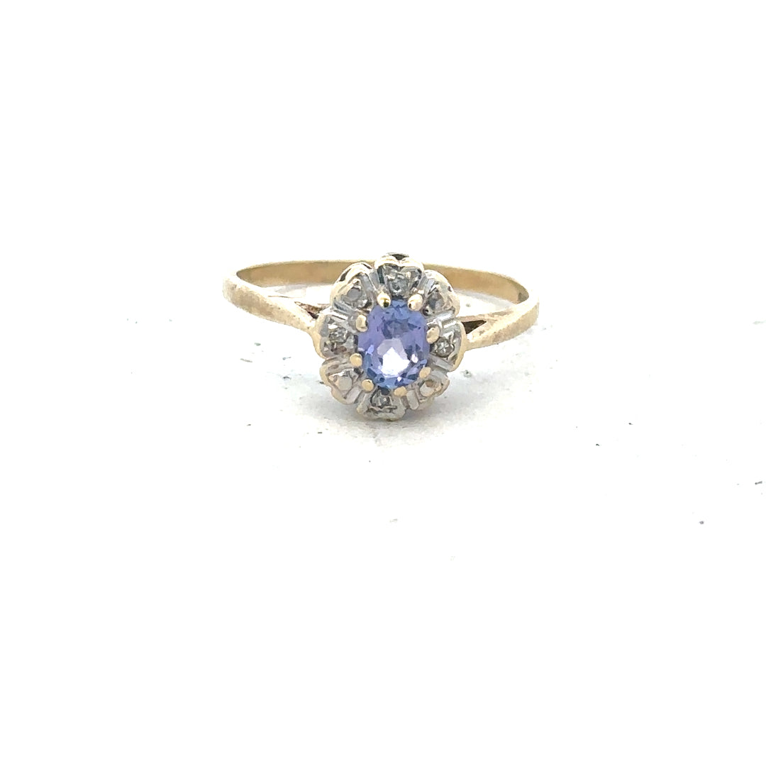 9ct yellow gold ring in size M1/2, featuring a smooth polished band with a classic design.