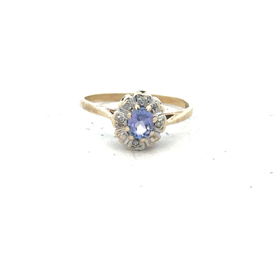 9ct yellow gold ring in size M1/2, featuring a smooth polished band with a classic design.