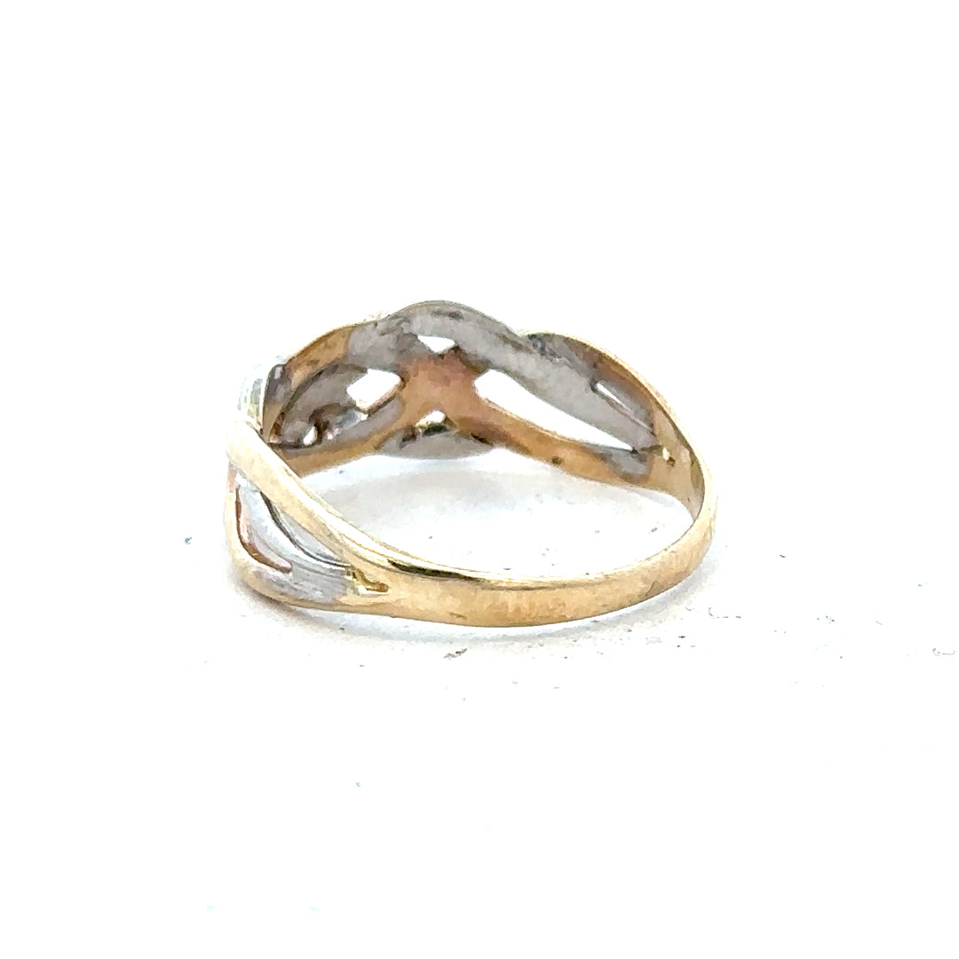 9ct yellow gold ring in size N, featuring a smooth polished band, unbranded jewelry accessory for women or men