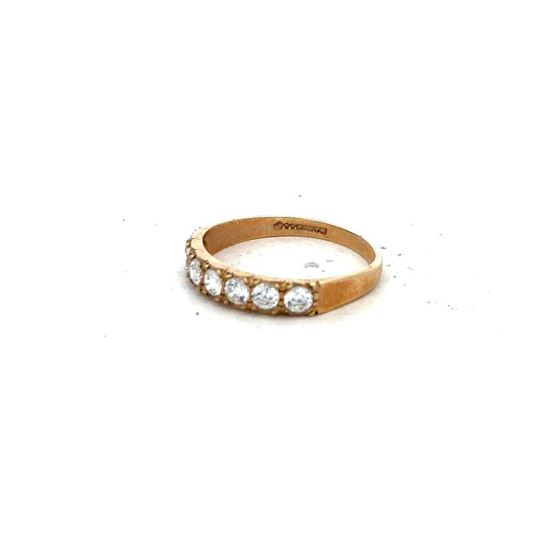 9ct yellow gold ring in size N, featuring a smooth polished band, unbranded jewelry accessory for women or men.