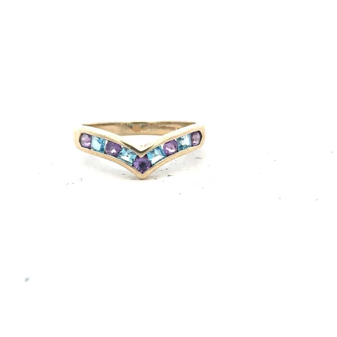 9ct yellow gold ring in size O, featuring a smooth band design crafted in unbranded jewelry.