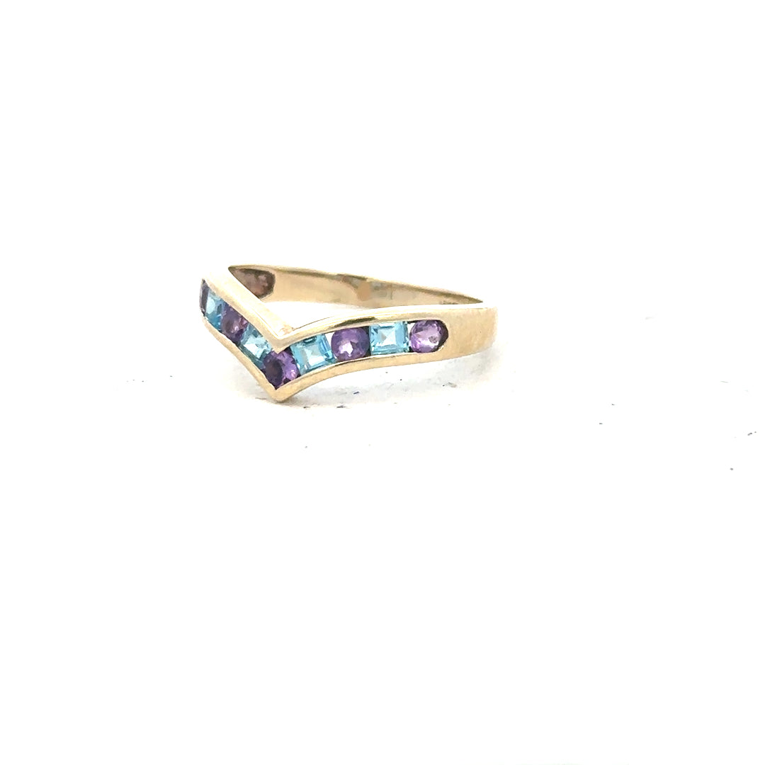 9ct yellow gold ring in size O with a simple polished band, unbranded jewelry piece.