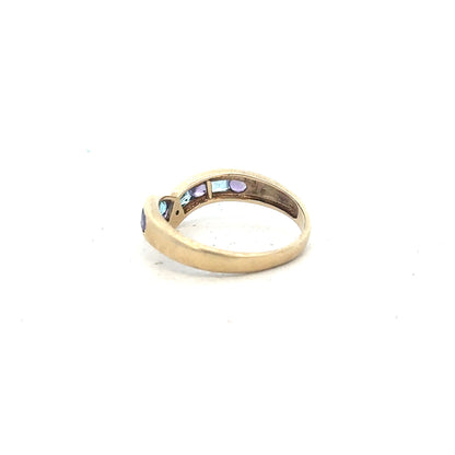 9ct yellow gold ring in size O with a smooth polished finish, unbranded jewelry.