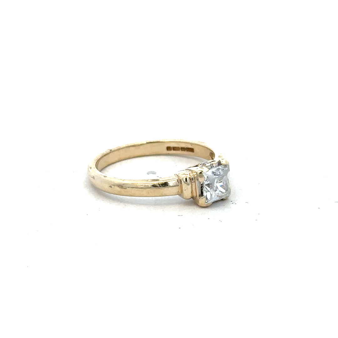 9ct yellow gold ring in size O, featuring a smooth polished finish, unbranded jewelry perfect for everyday wear.