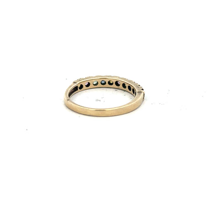 9ct yellow gold ring size O with a smooth polished band, unbranded jewelry, featuring a classic elegant design.