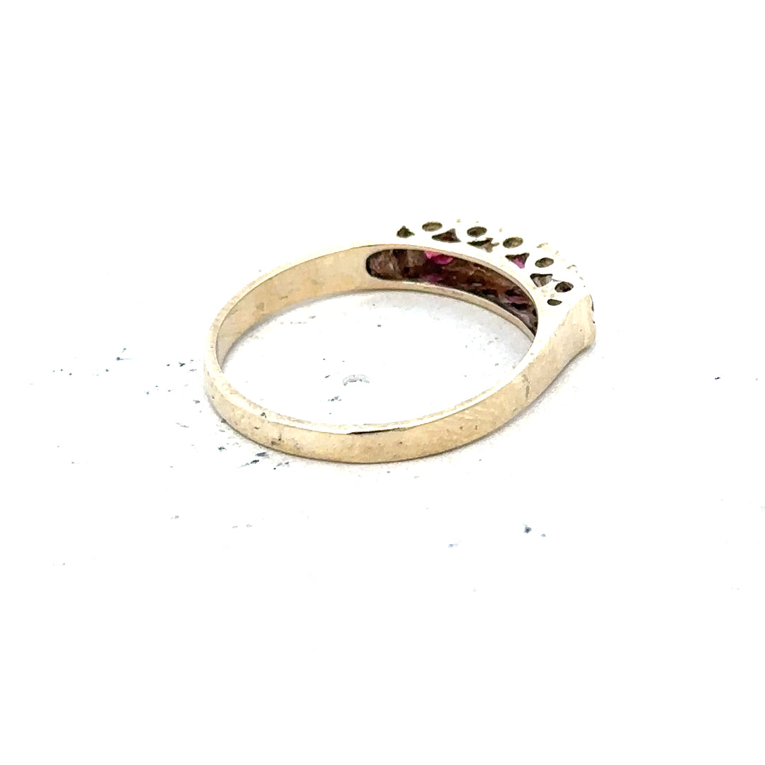 9ct yellow gold ring in size O with a simple band design, unbranded, displayed on a plain background.