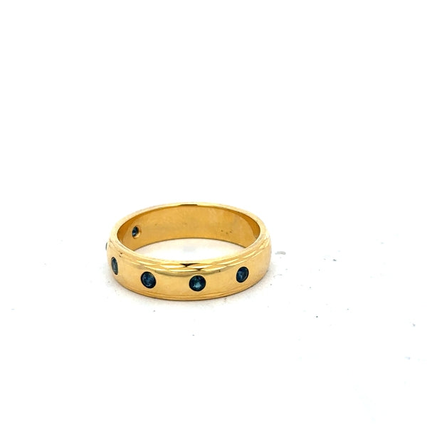 9ct yellow gold ring size O1/2, unbranded, featuring a smooth polished finish and classic design.