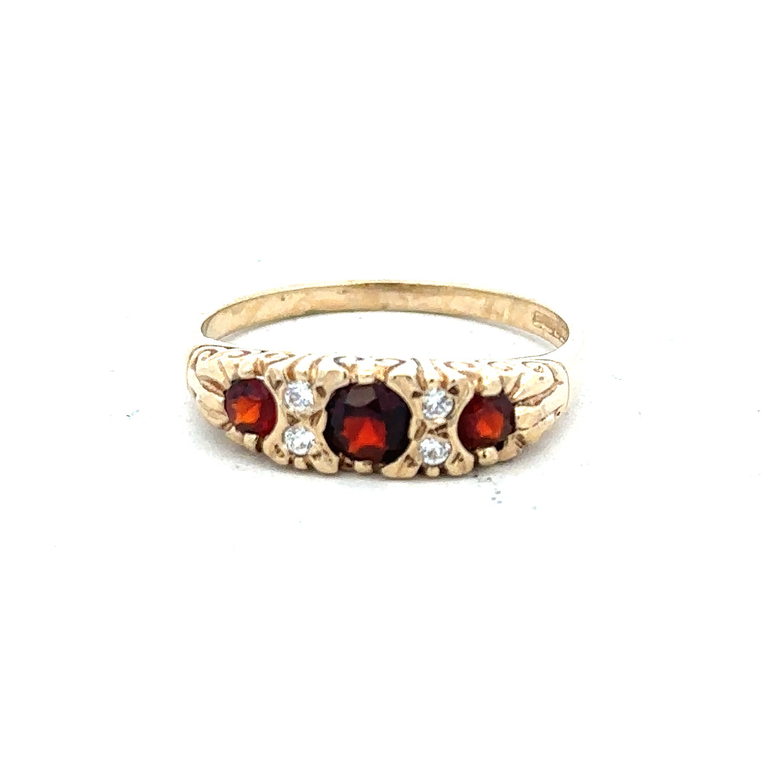 9ct yellow gold ring size O1/2, unbranded gold jewelry with a polished finish and classic design.