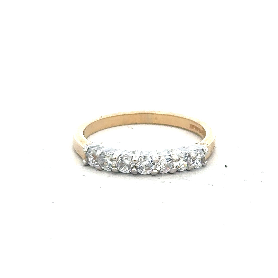 9ct yellow gold ring size P with smooth band, unbranded jewelry piece made of yellow gold.