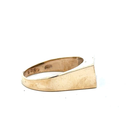 Yellow gold ring in size P 1/2, unbranded, featuring a smooth, polished band suitable for everyday wear.