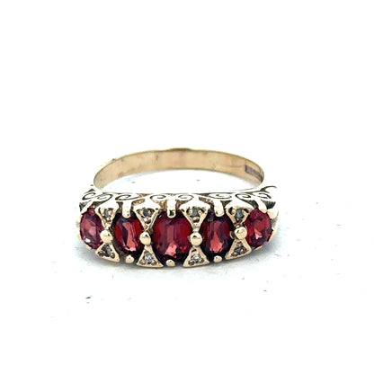 9ct yellow gold ring in size Q, featuring a smooth band design, unbranded jewelry for elegant wear.